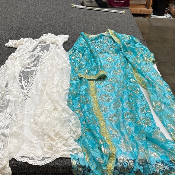 Source Unknown Other - White and Teal Lace Robes Size One Size